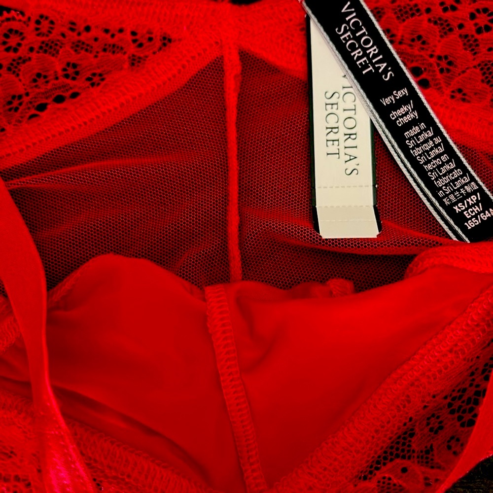 Very Sexy Red Lace Cheeky Panty Victoria Secret XS NWT Limited Edition - Picture 11 of 11